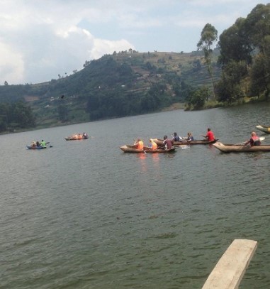 Day 5: Lake Bunyonyi hiking and canoeing