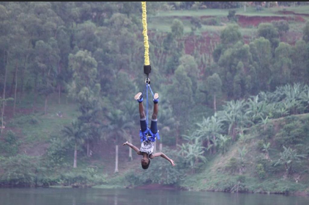 bungee jumping